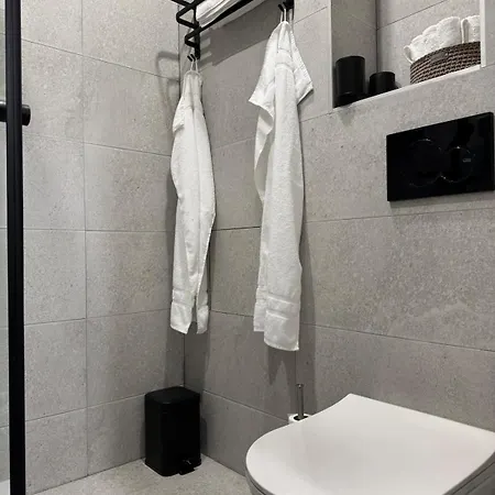 Modern In The Center Apartmán *